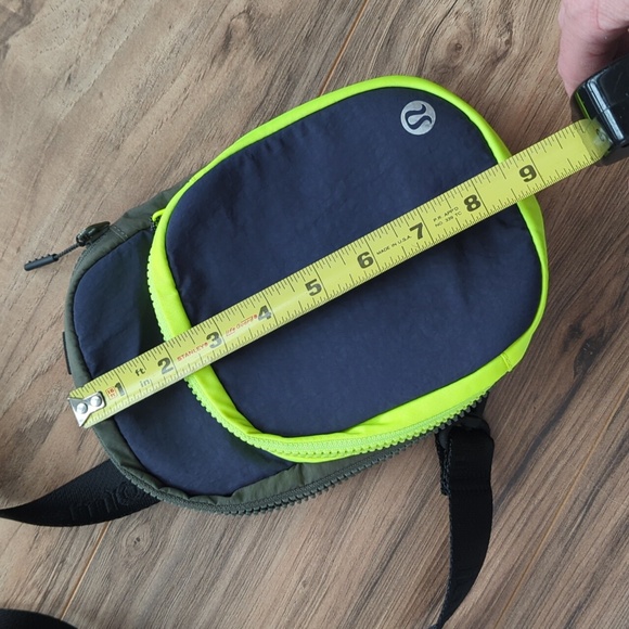 lululemon athletica Navy Blue, Green And Chartreuse Sling Bag. NWOT - Picture 9 of 11